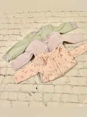 Carter’s Baby Girl Pajamas Lot of 3 Size 6-9 Months